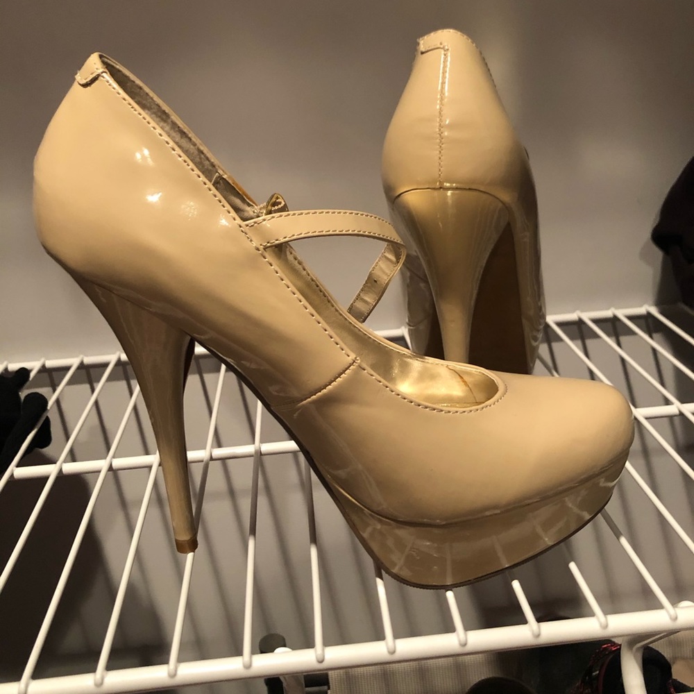 Heels. Brand is Bumper.
